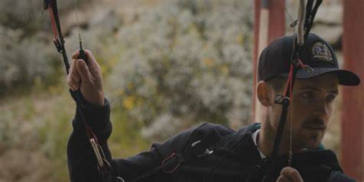 Dylan Efron goes Speed-Flying with Pierce Cucchissi