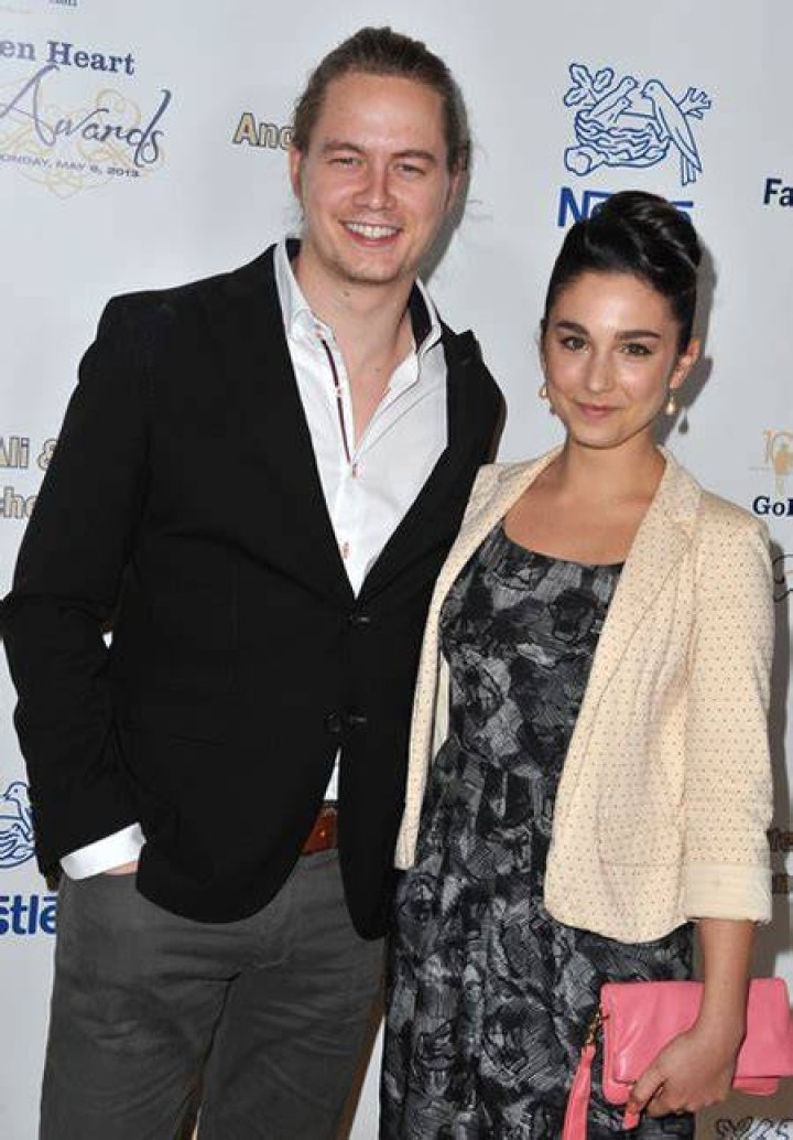 Molly Ephraim Meet Molly Ephraim Spouse Evan: Perry Mason Cast Baby, Family And Ethnicity