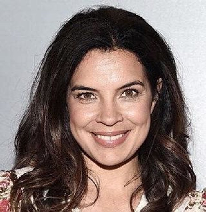 Zuleikha Robinson Bio, Wiki, Married, Husband, Kids, Family